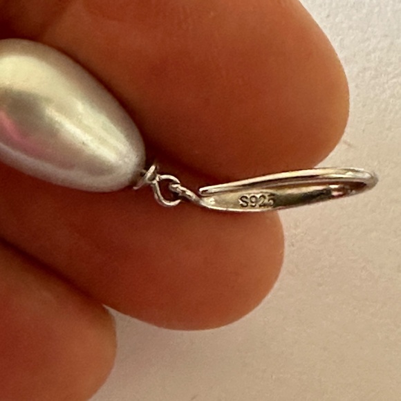 8.4mm Gray Cultured Pearl Earrings - 925 Sterling Silver - Picture 3 of 7